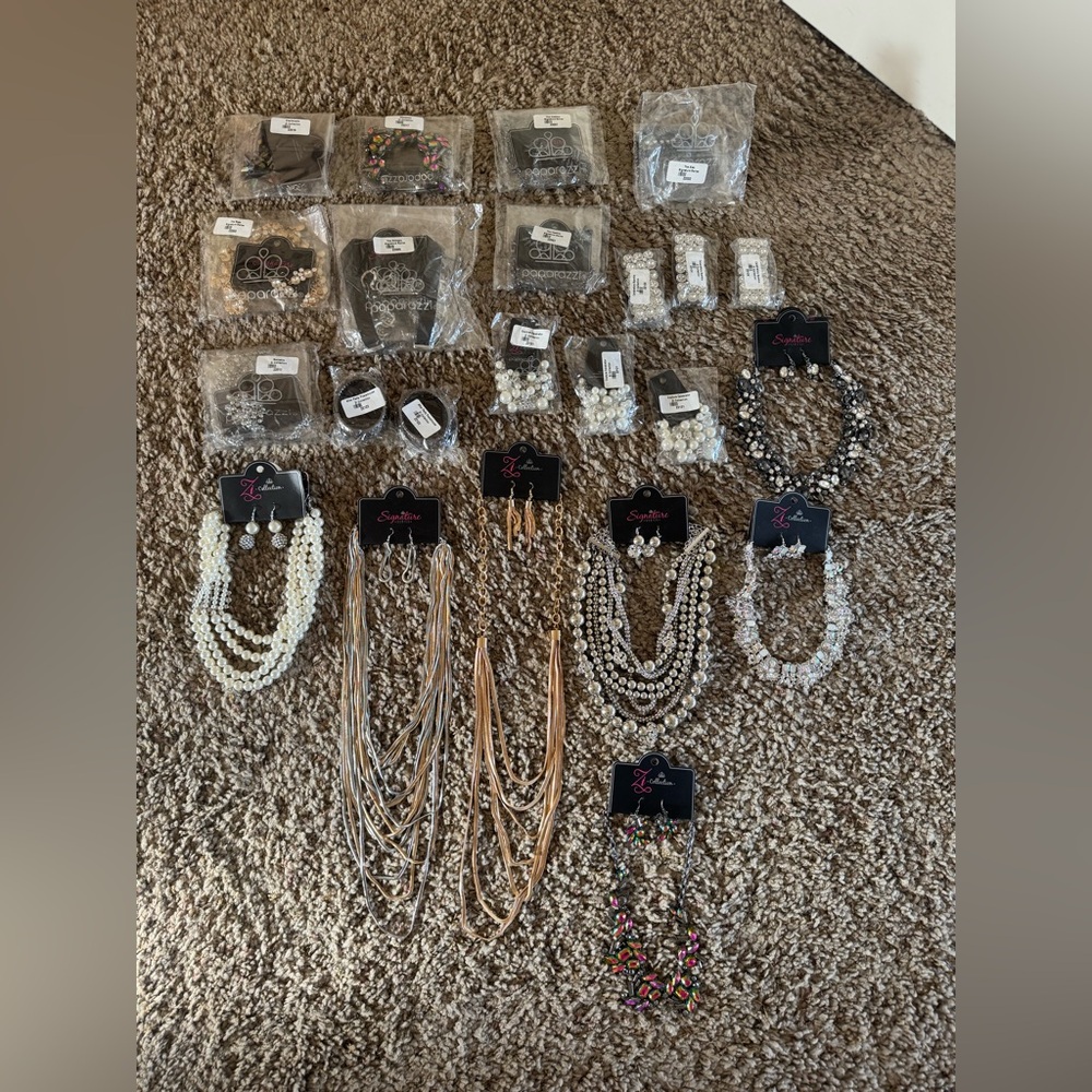 Paparazzi Jewelry Collection with Black and Silver Accents 23 pc lot